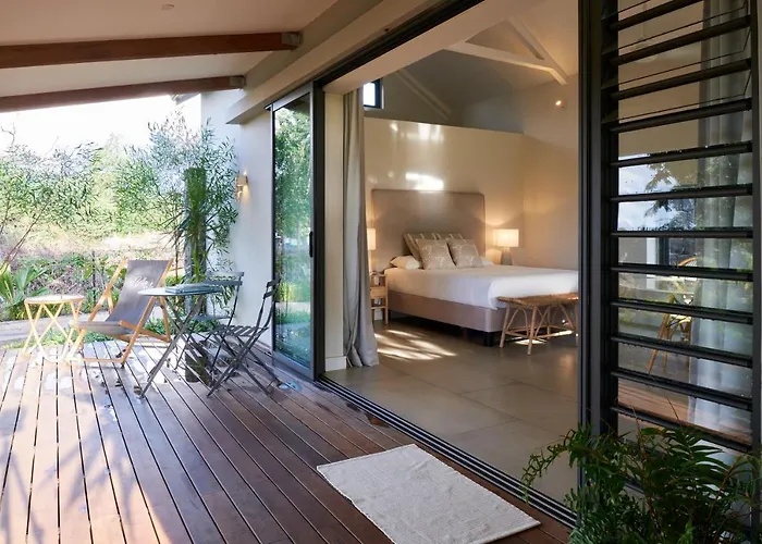 Peaceful Tree Cottage
